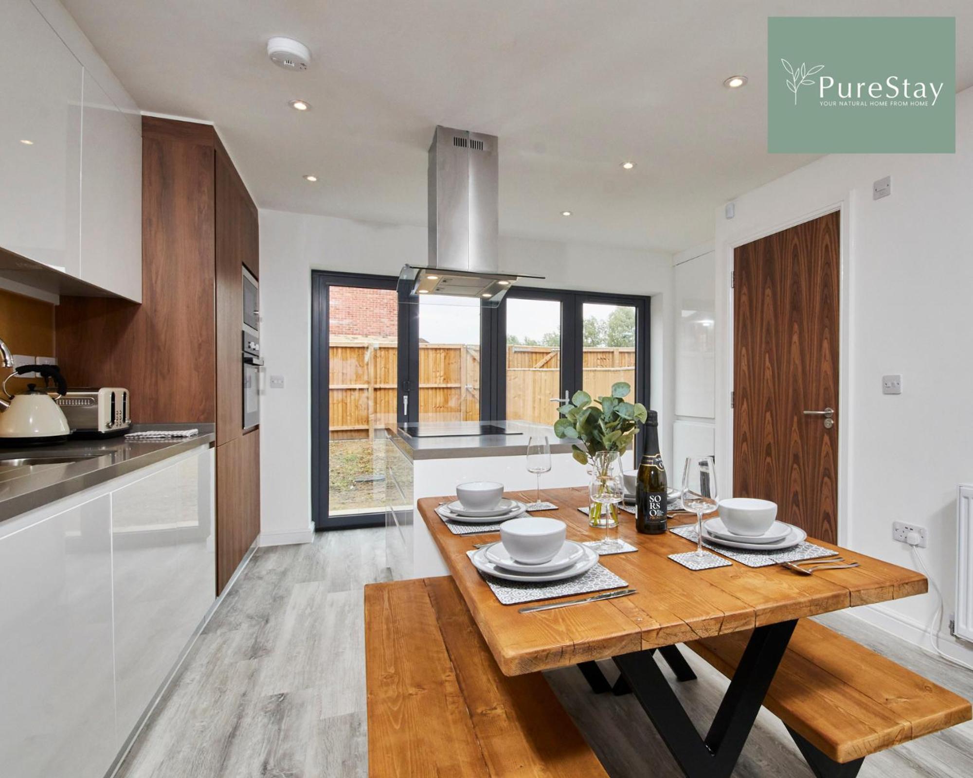 Stunning 5 Bed Manchester House With Parking By Purestay Short Lets & Serviced Accommodation Dış mekan fotoğraf